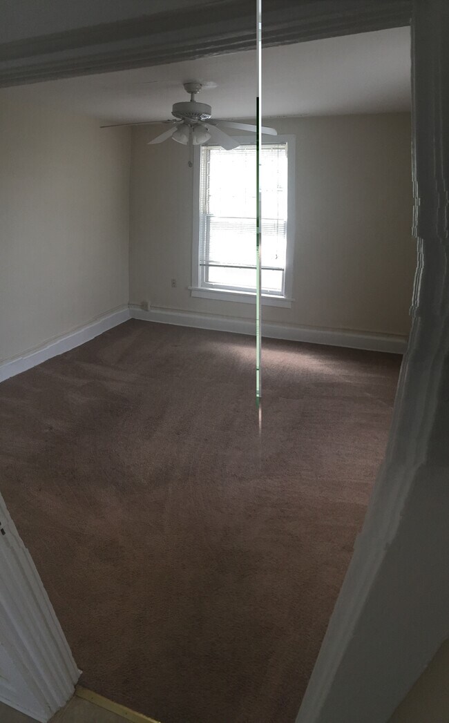 Building Photo - 2413 DuPont Ave S