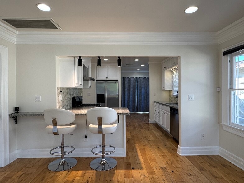 Building Photo - 1763 W 39th St