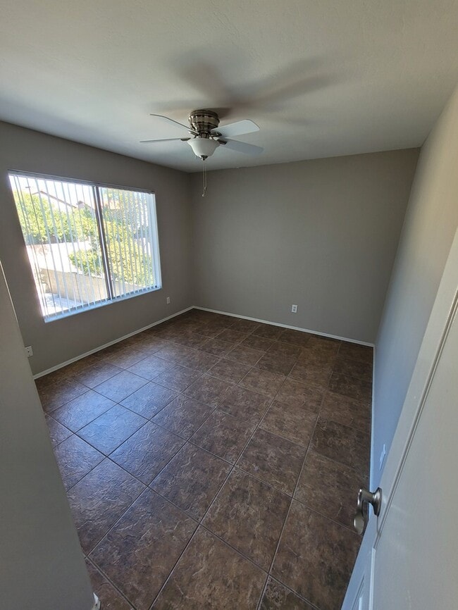 Building Photo - Two story 4/3 for rent in NE Phoenix