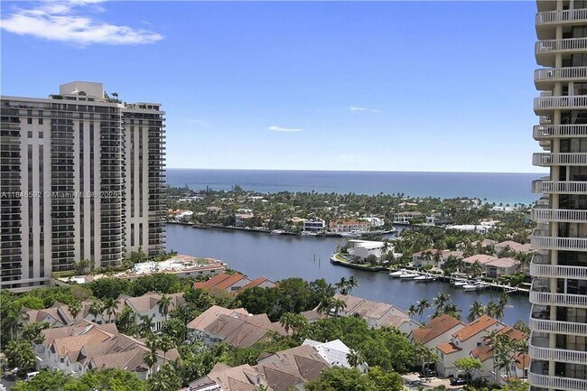 Building Photo - 19400 Turnberry Way