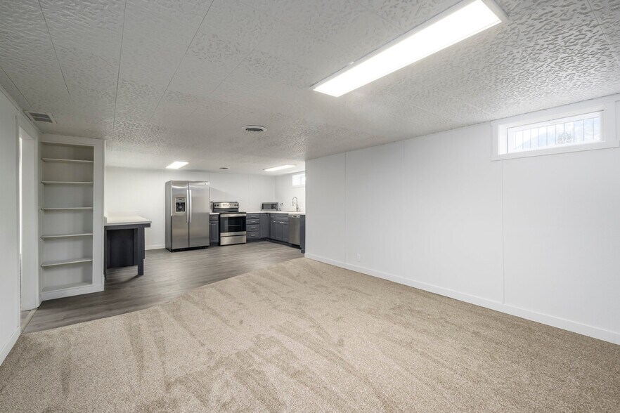 Building Photo - 547 N 650 E