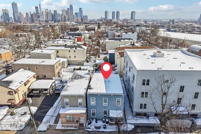 Building Photo - 66 Chestnut Ave