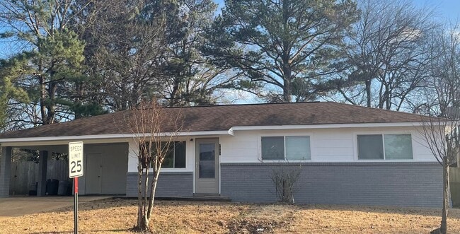 Building Photo - 3 Bedroom Home for Rent in Pearl!