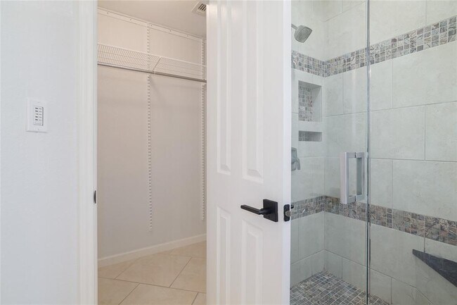 Building Photo - 12520 Sir Christophers Cove