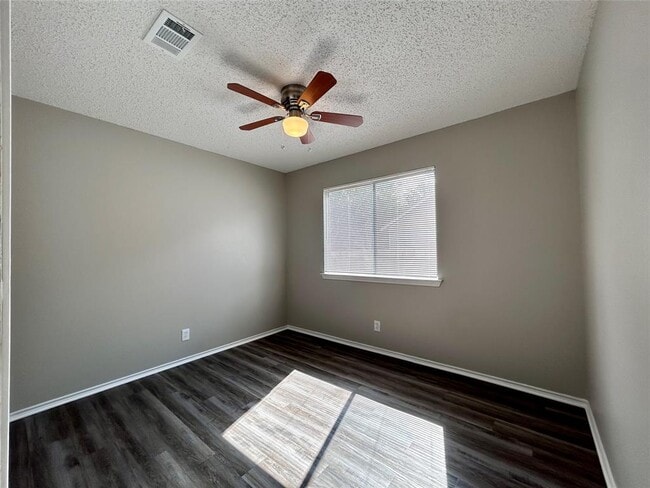 Building Photo - 9305 Kempler Dr