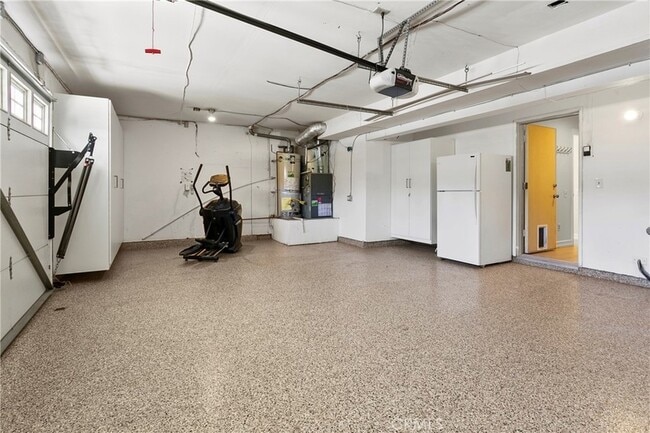 Building Photo - 28501 El Sur