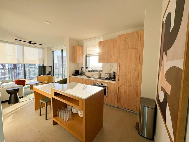 Building Photo - 11 NE 6th St