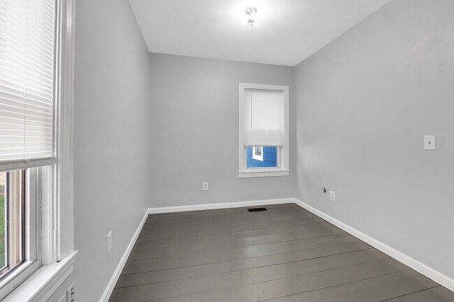 Building Photo - 28 Institute St