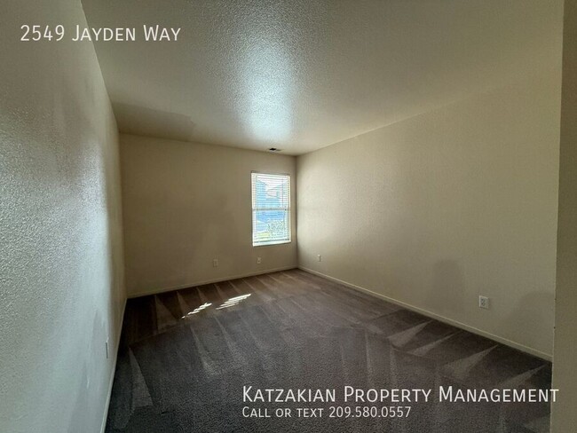 Building Photo - Single-Story 3-Bedroom 2-Bath North Stockt...