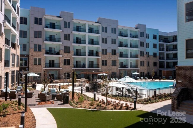 Primary Photo - 8501 University Executive Park Dr