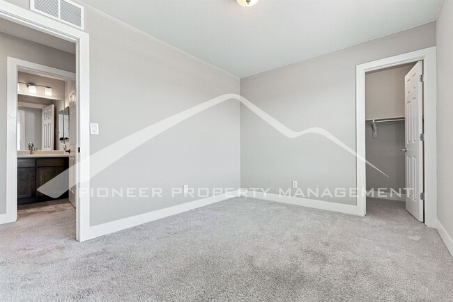 Building Photo - 16137 E Elk Pl