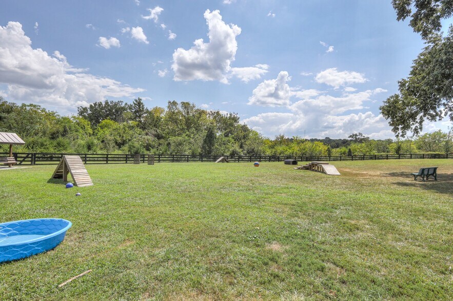 Building Photo - 1005 Milson Ln