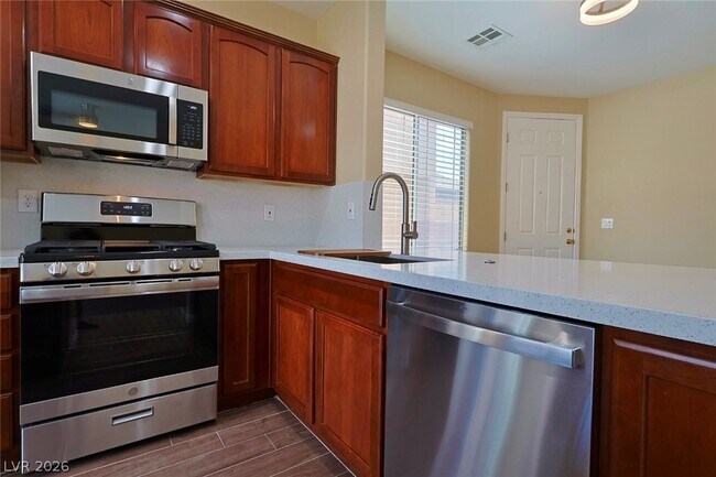 Building Photo - 340 Sweet Sugar Pine Dr