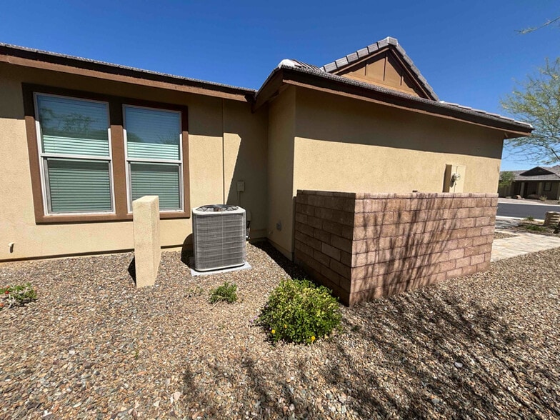 Building Photo - 4380 Cutter Ln