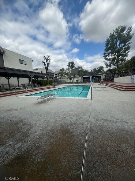 Building Photo - 10201 Mason Ave