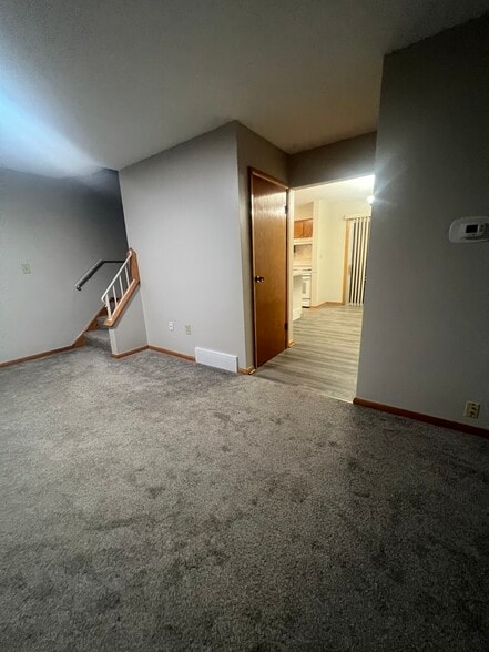 Building Photo - 1615 W 44th St