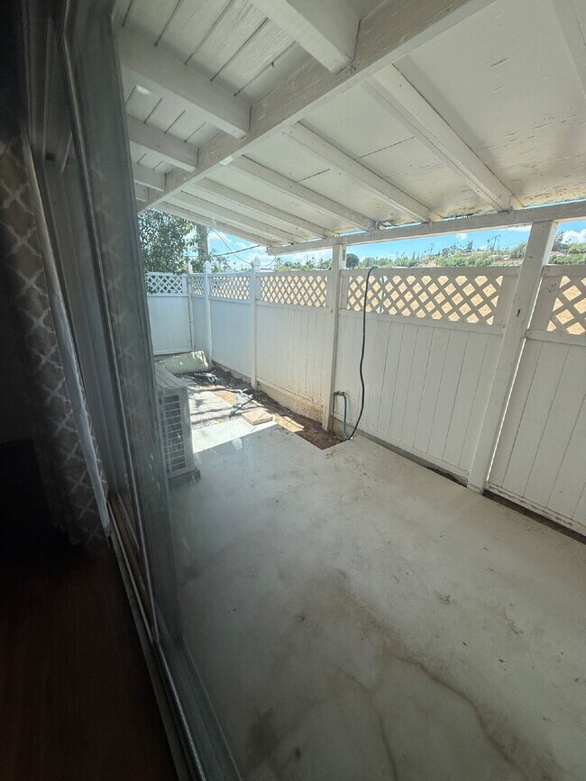 Building Photo - 4607 Plaza Ln