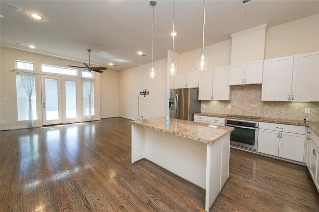 Building Photo - 4805 Jackson St