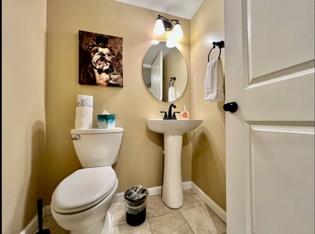 Building Photo - 5531 Oakview Terrace