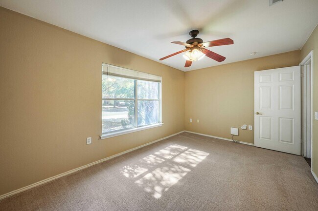 Building Photo - 7528 Cats-Eye Ln
