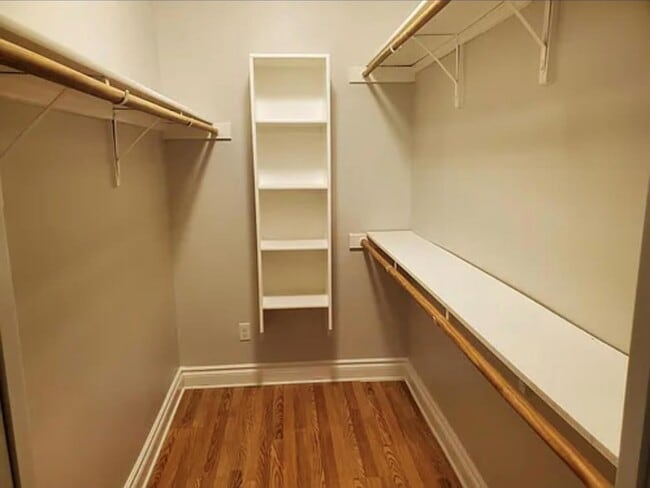 Building Photo - 203 E Pecan St