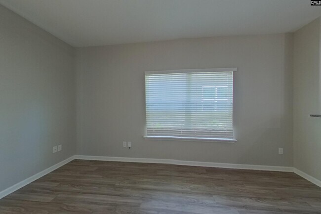 Building Photo - 423 Lanyard Ln