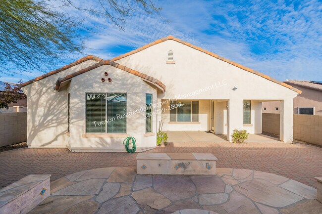 Building Photo - 799 West Camino Tunera