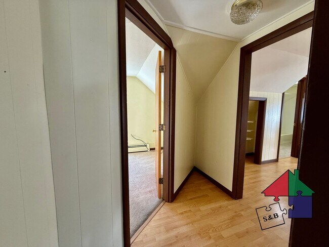 Building Photo - 63 Brook St