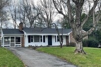 Building Photo - 3 Bedroom House on One Level