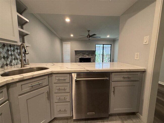 Building Photo - 777 Bering Dr
