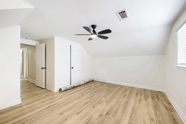 Building Photo - 8927 Langdon Ln