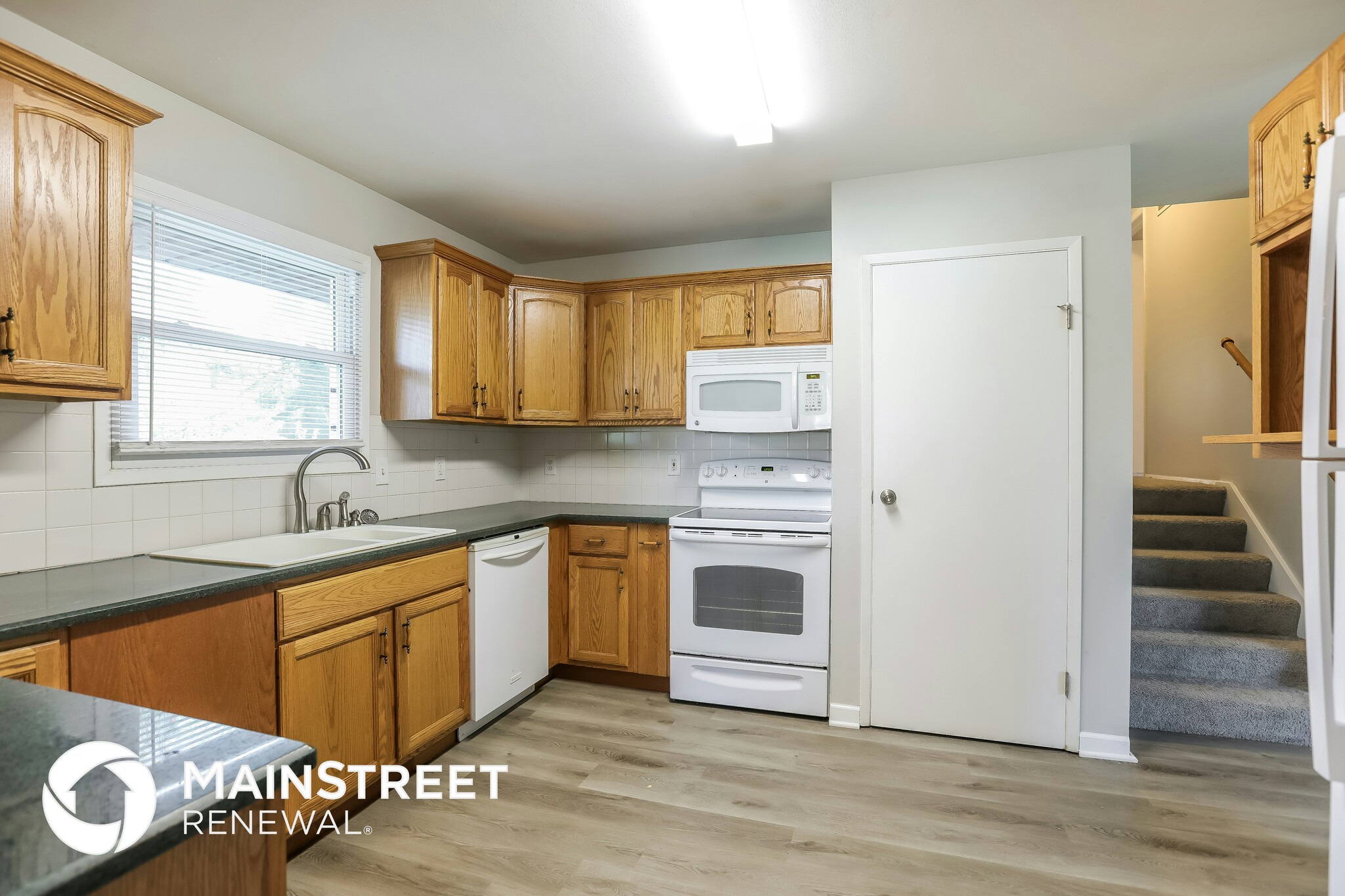 Building Photo - 7718 NE 54th St