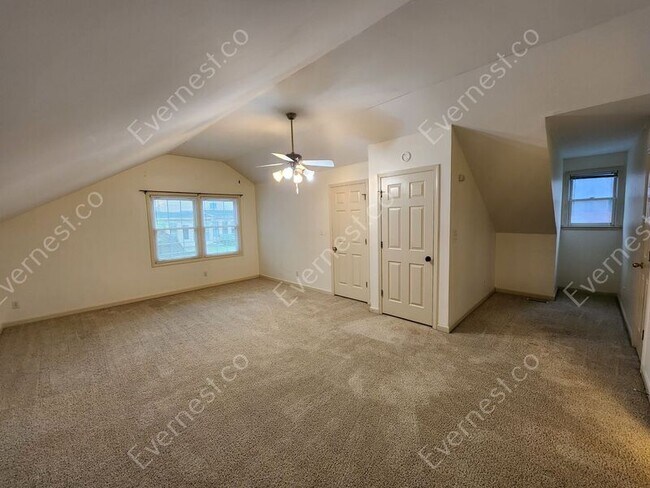 Building Photo - 500 Towergate Pl