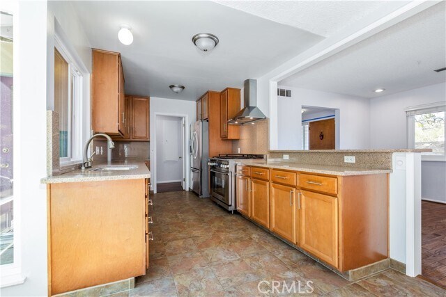 Building Photo - 668 Patricia Dr