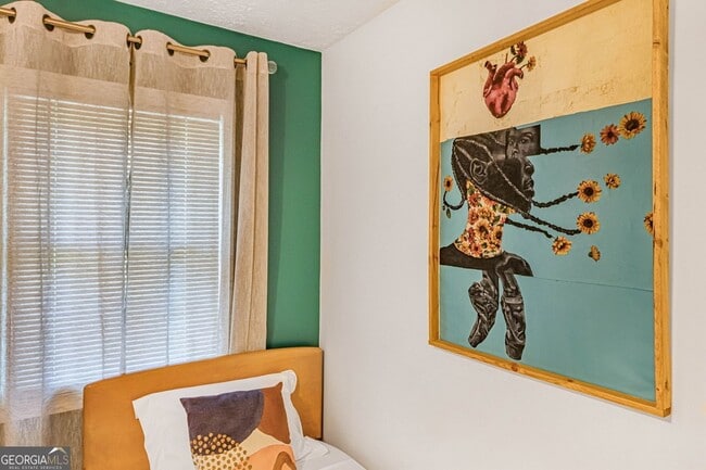 Building Photo - 2100 Cascade Rd