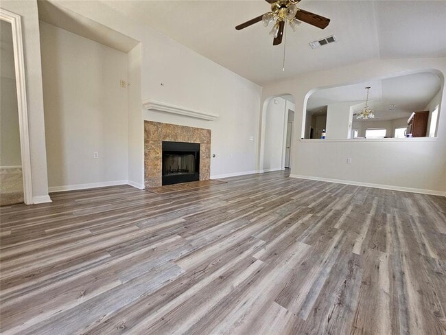 Building Photo - 5605 Bentsen Ln