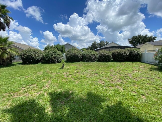 Building Photo - 15718 Bay Vista Dr