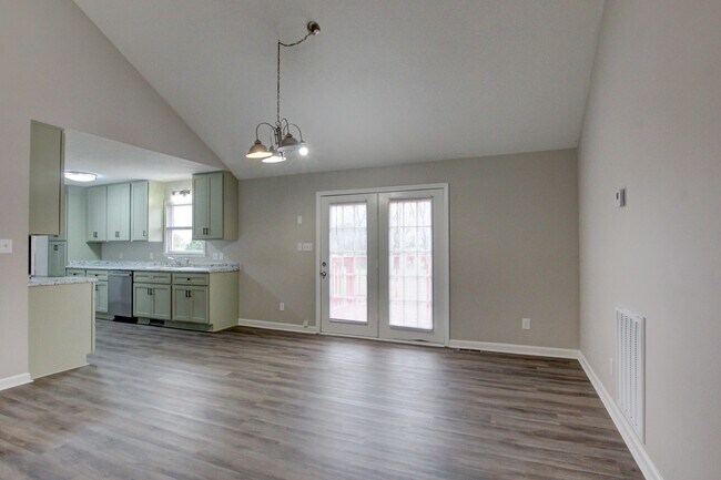 Building Photo - 2481 Clarksville Rd