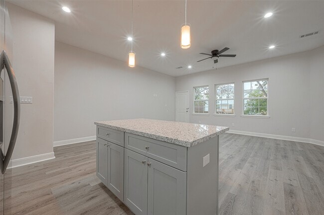 Building Photo - 2528 S Texas Ave