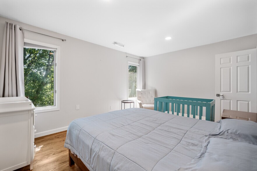 Jack & Jill Bedroom 2 - 7624 Wheatcroft Ct