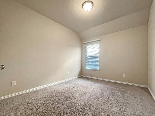 Building Photo - 2468 Millbrook Loop