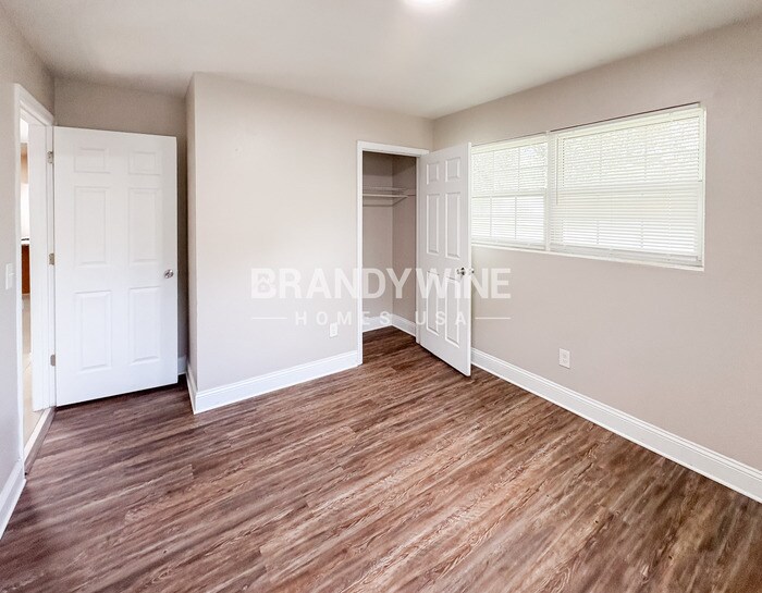 Building Photo - 2145 Bourget Dr