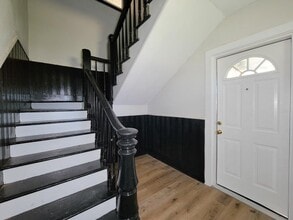 Building Photo - 711 Ave A