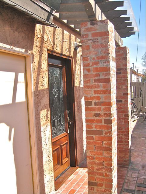 Building Photo - 1227 Cota Ave