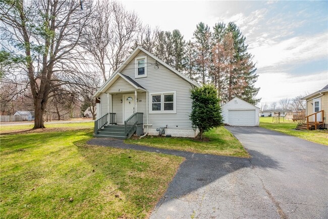 Building Photo - 133 River Meadow Dr