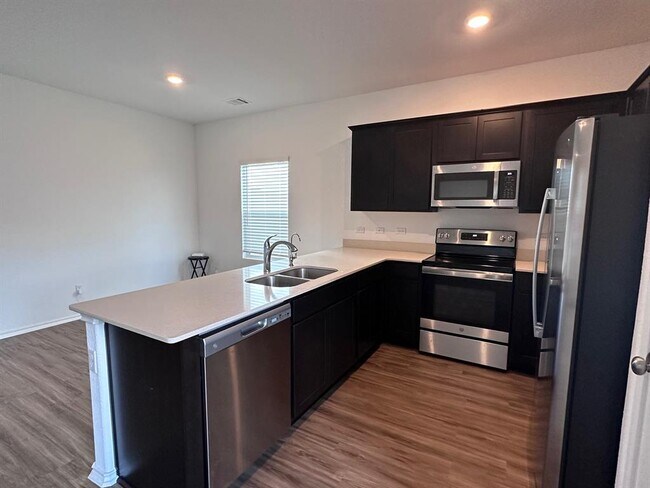 Building Photo - 1140 Cattail Ln