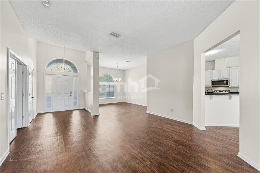 Building Photo - 157 N Lake Cunningham Ave