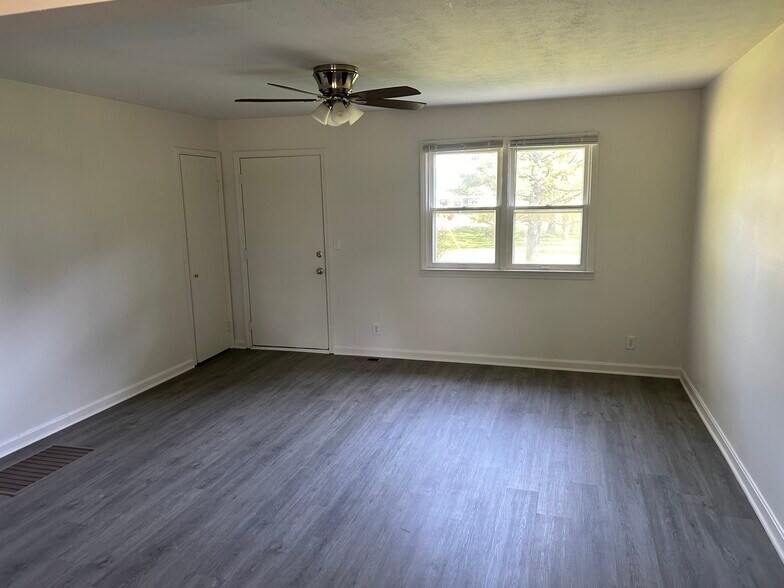 Building Photo - 6440 Highway 135 NE