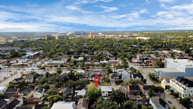 Building Photo - 2332 Sheridan St