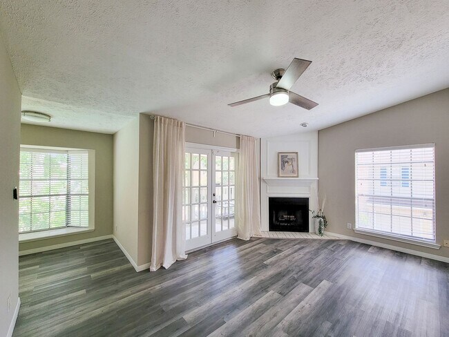 Building Photo - 2220 Bering Dr